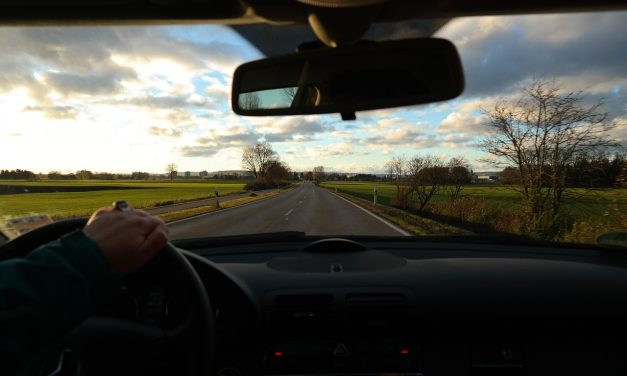 Plan for Success in 2026 With the Windscreen and Rearview Mirror